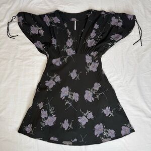 Free People Black Purple Floral Mini Dress Size 4 Deep VNeck Flutter Sleeve Boho